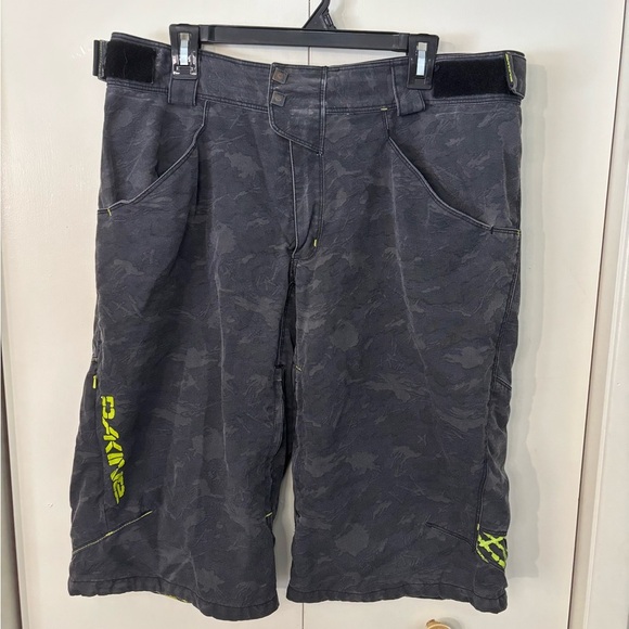 Dakine Other - Dakine Cycling Black and Yellow Shorts